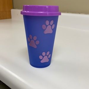 Vinyl cup with paws